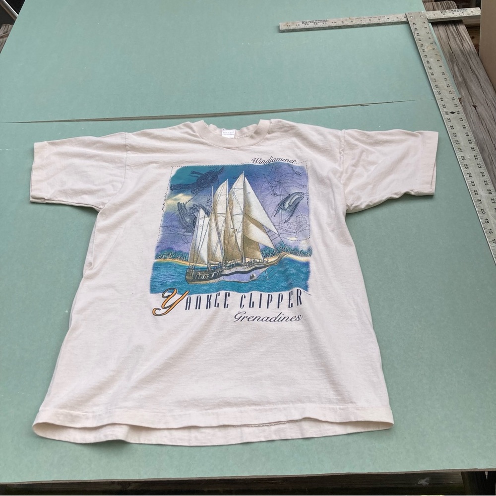 Vintage 90s fruit of the loom made in USA yankee clipper graphic tee